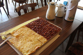 Vor dem Schießen gibt es aber zunächst die traditionelle Kaffee- und Kuchenrunde!